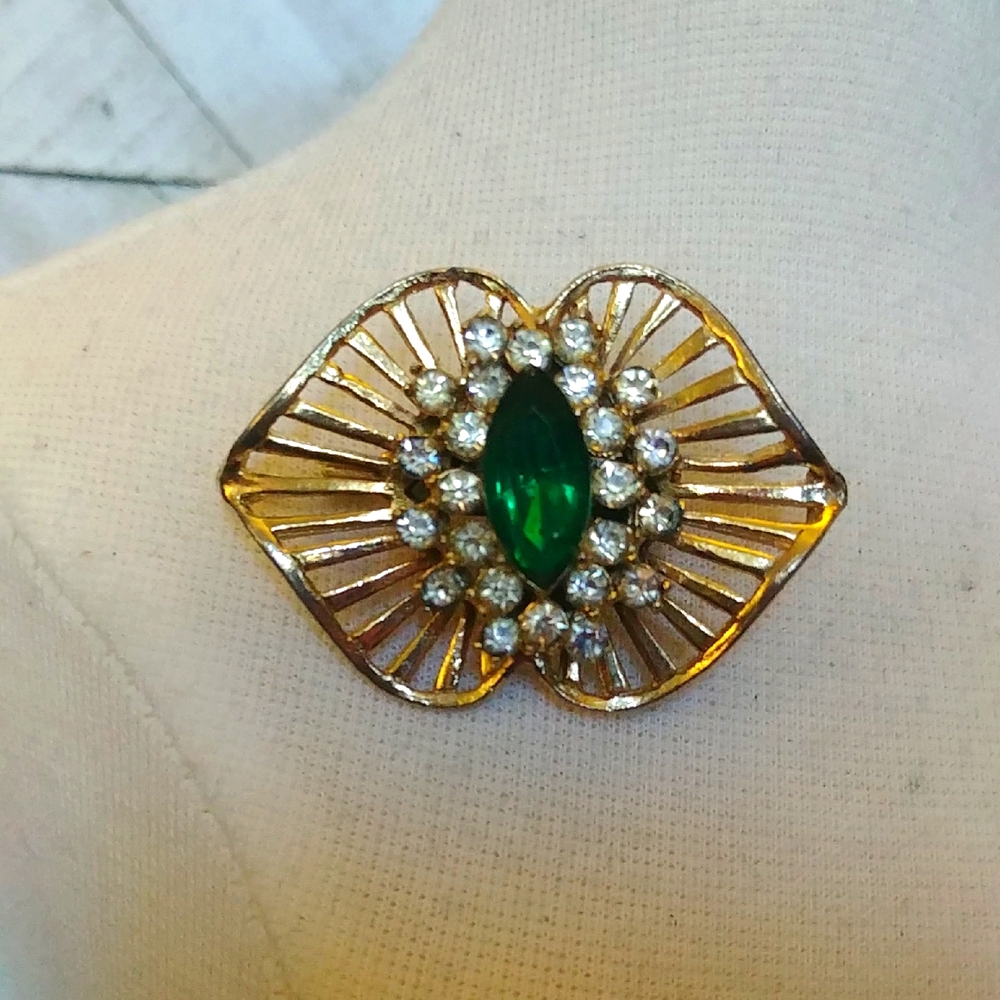Vintage Brooch Gold Tone with Faux Diamond/Emerald Accents